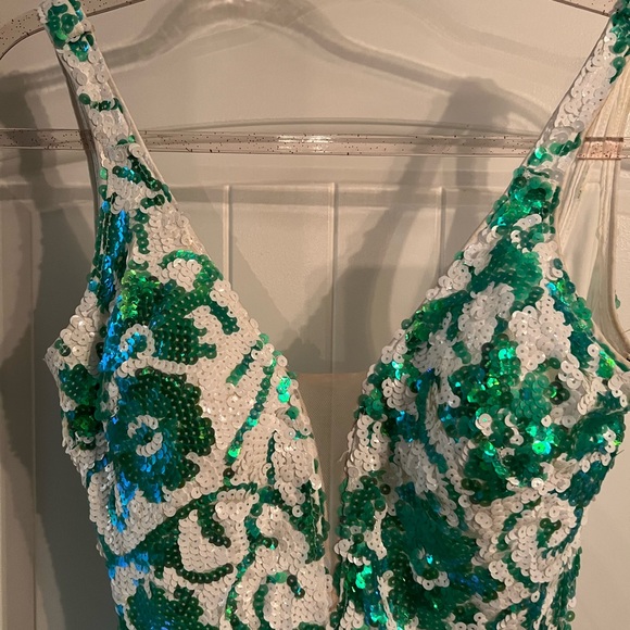 Jovani - 08257 Sleeveless Floral Sequin Long Gown size 2 - Picture 3 of 11